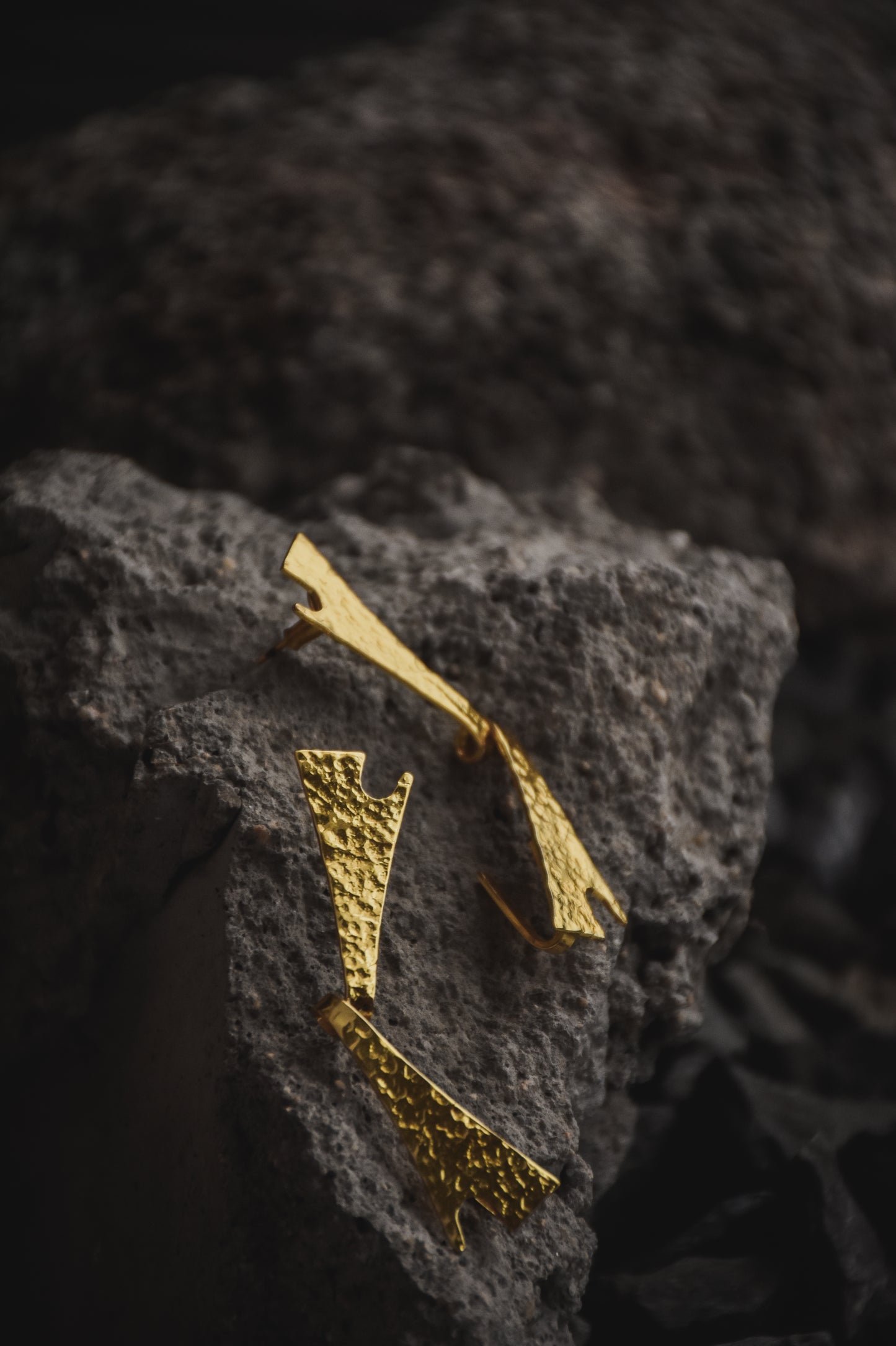 OBLIQUE EARCUFFS