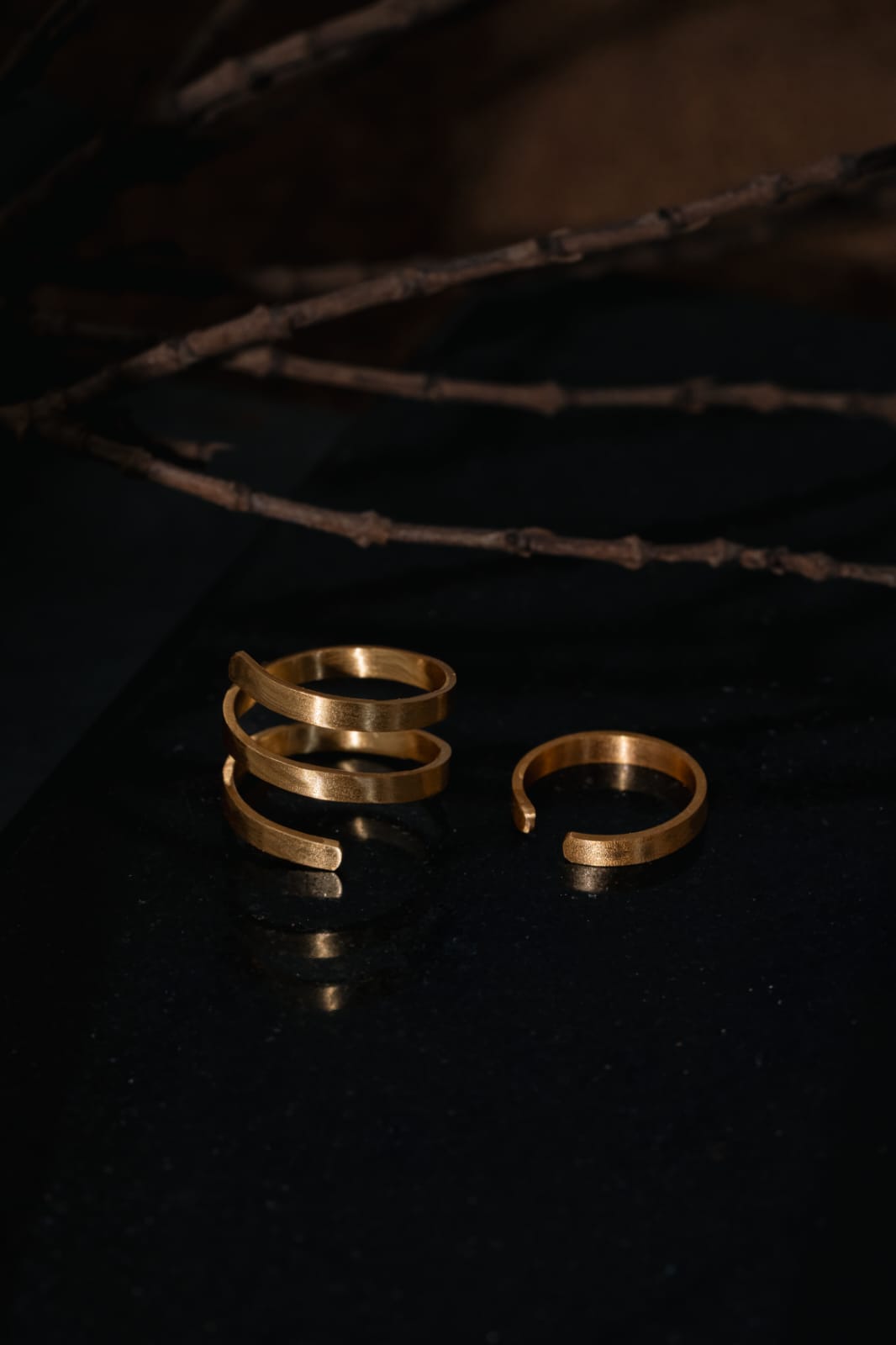 COILED FOREFINGER RING