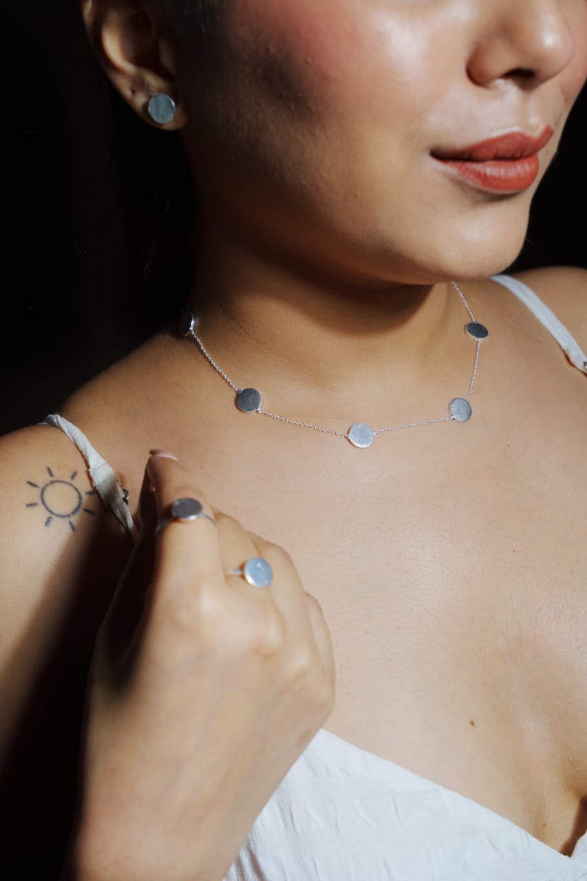 LUMINA SHORT NECKPIECE