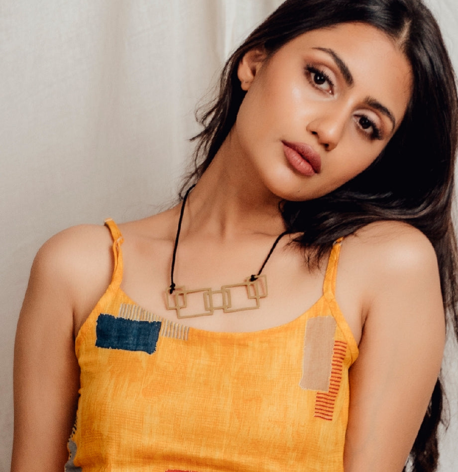 PENTAMEROUS NECKPIECE