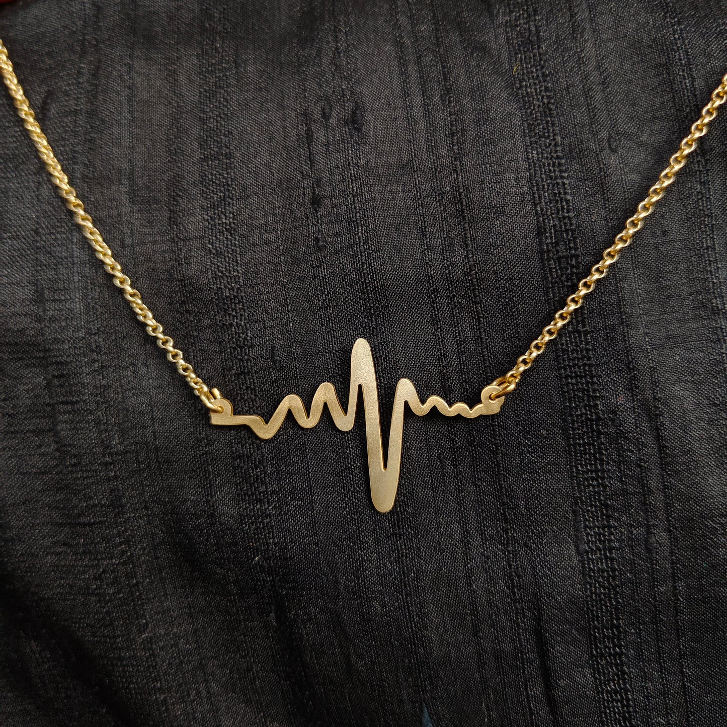 HEARTBEAT PENDANT