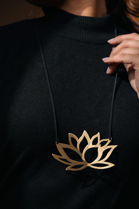 LOTUS STATEMENT NECKPIECE