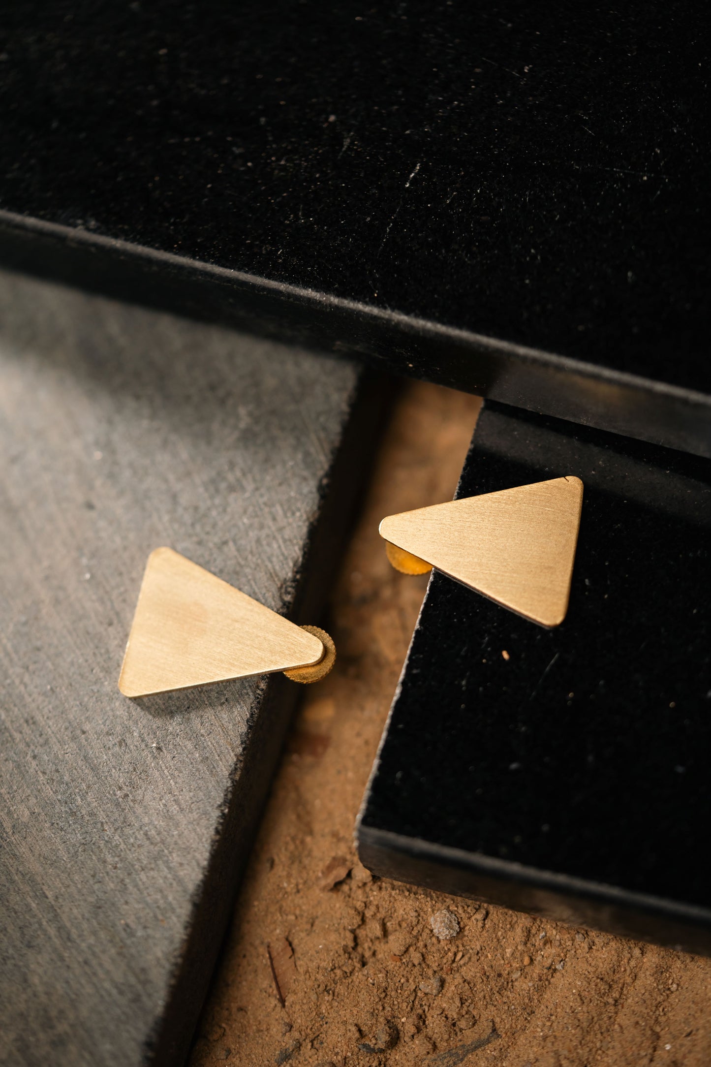 SMALL TRIANGLE STUDS