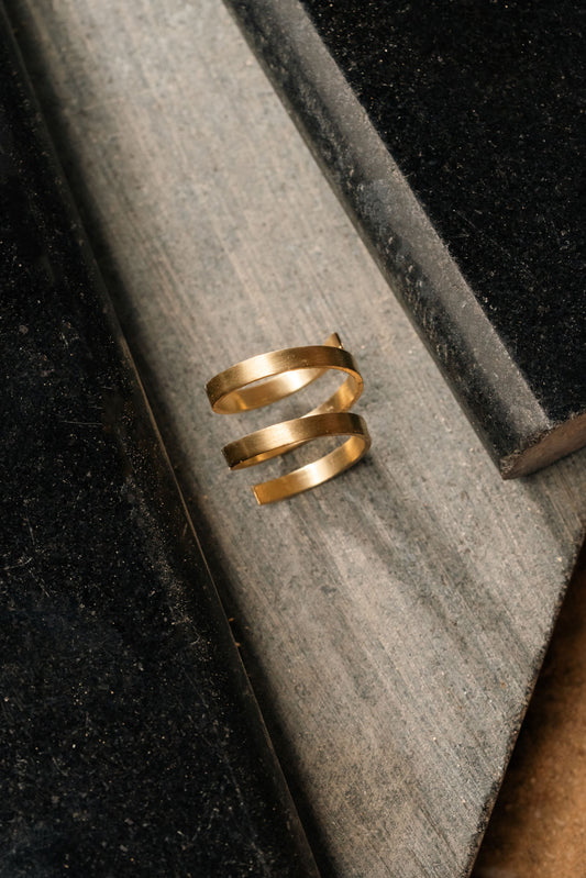 COILED FOREFINGER RING