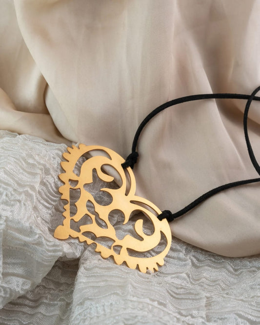 AMOURA NECKPIECE