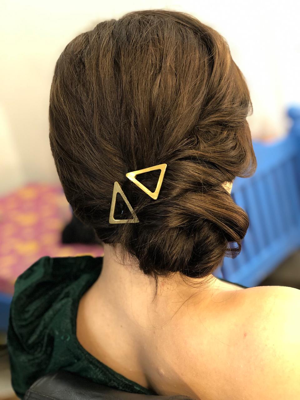 TRIANGULAR FRAME STUDS