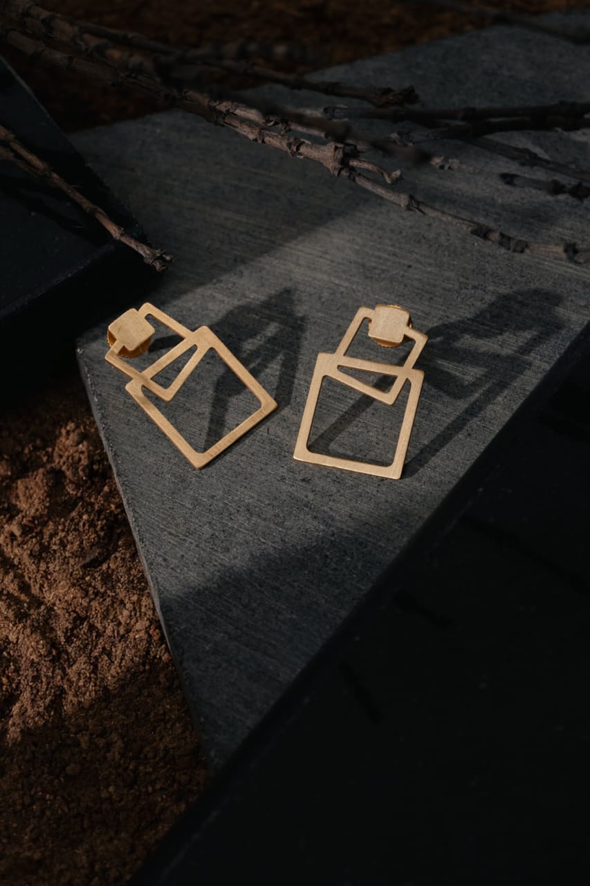 CUBIC SEQUENCE STUDS