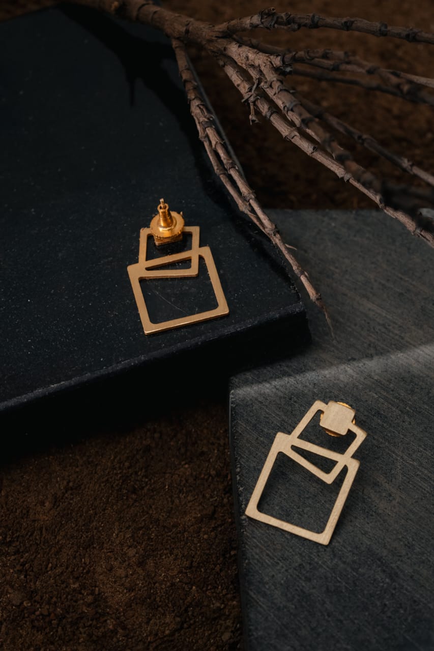 CUBIC SEQUENCE STUDS