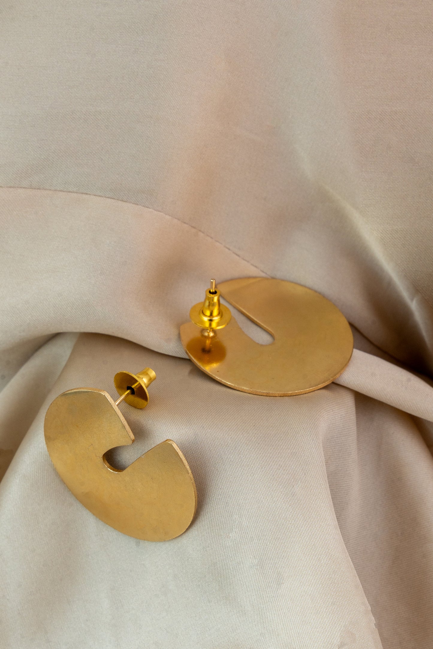 GROOVE STUDS
